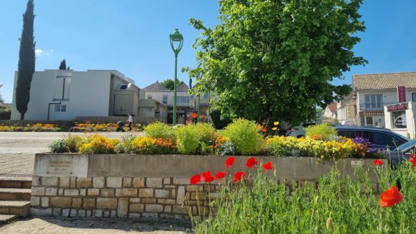L-Isle-d-Espagnac-image-en-avant-Mairie-