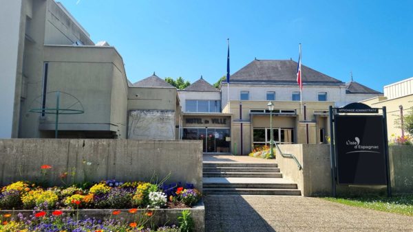 L-Isle-d-Espagnac-bandeau-entree-mairie